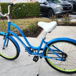Electra Townie With Matching Fenders And Helmet
