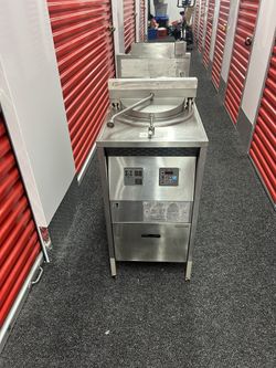 Broaster Model 1800GH commercial pressure fryer