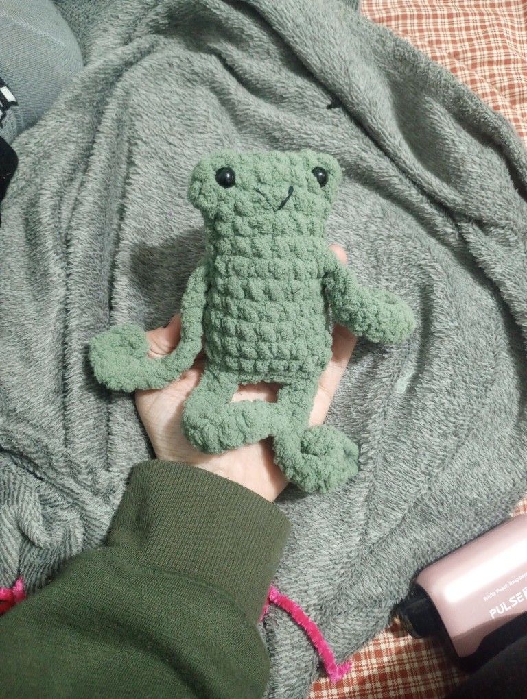 leggy frog