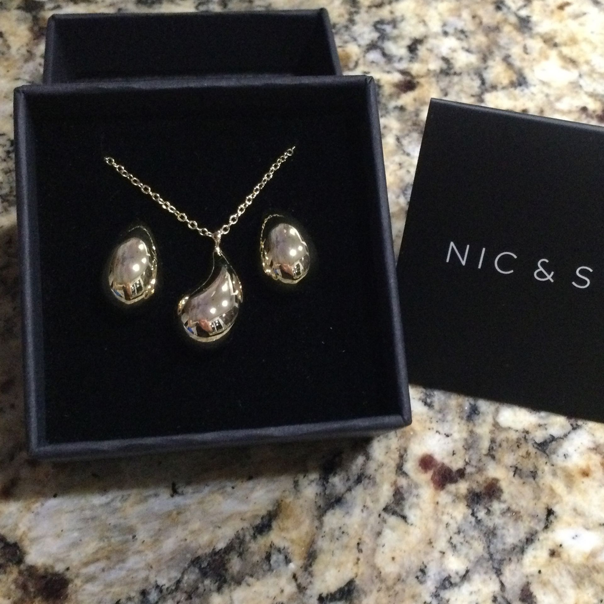 New Gold Plated Necklace And Earring Set