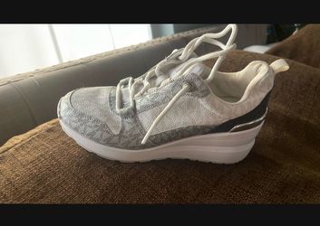 Tennis Michael Korks shoes women size 6