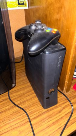 Xbox 360 with controller and 10+ games