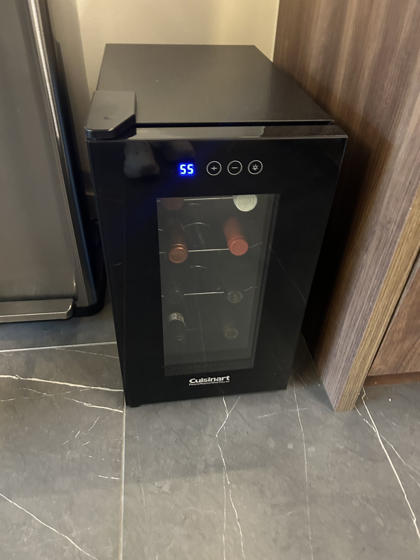 Cuisinart CWC-800CEN 8-Bottle Private Reserve Wine fridge