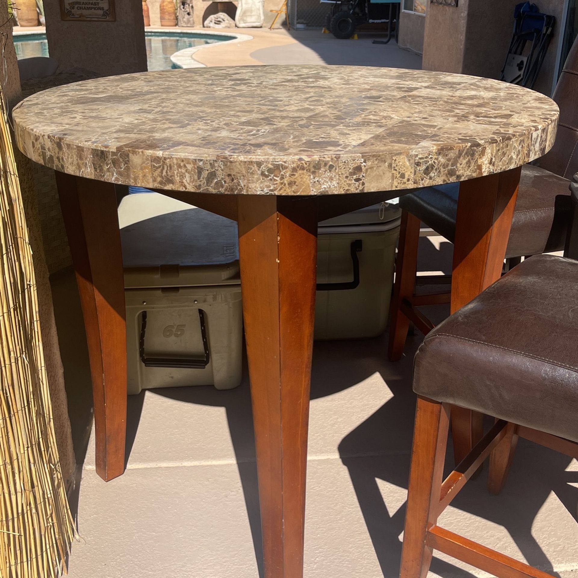 Table 2 Chair’s 2 Stool’s
