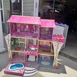 Dollhouse, Large… Pickup Only 
