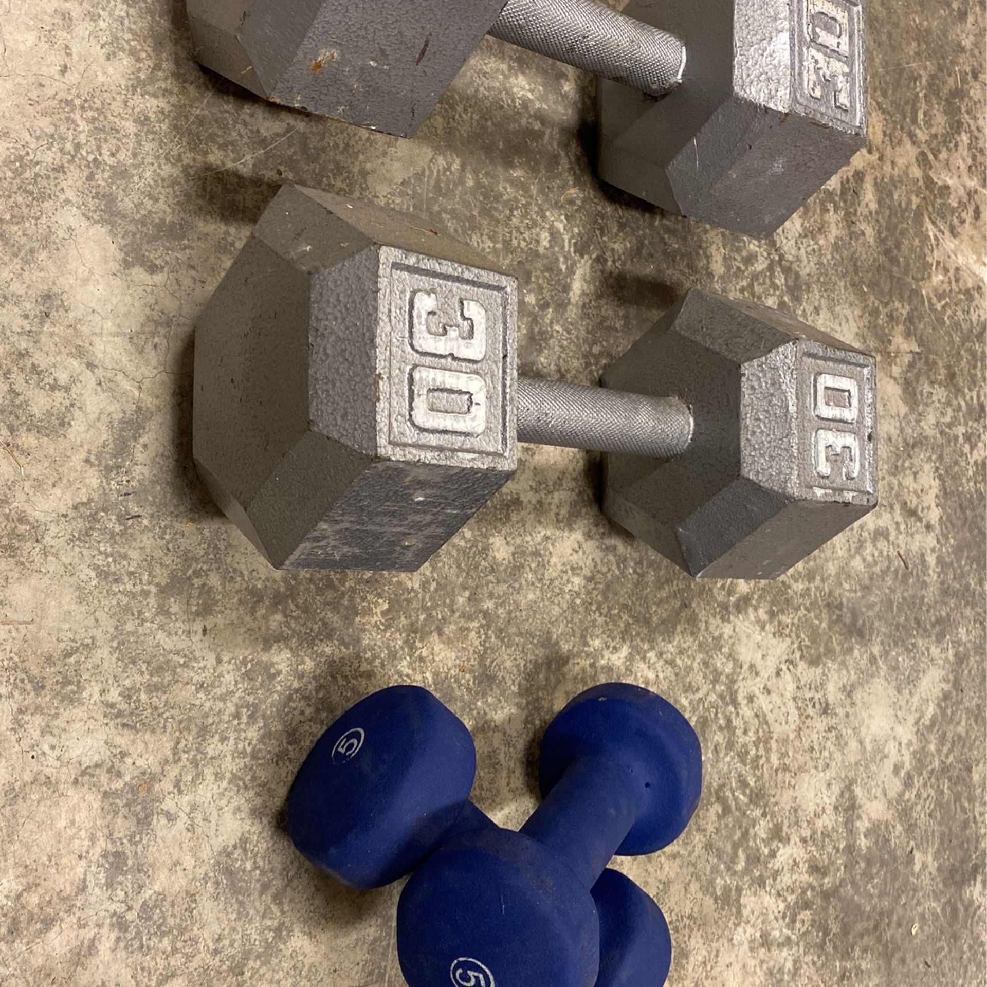 Weights Dumbbells 2x30lbs And 2x5lbs
