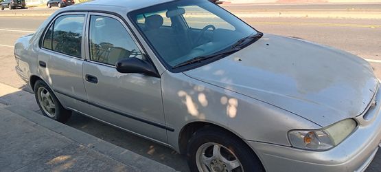 2000 Toyota Corolla