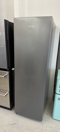 Hisense 10.2 cu. ft. Garage Ready Frost Free Convertible Upright Freezer with Seal Break Handle