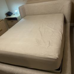 Upholstered Queen Bed Frame 