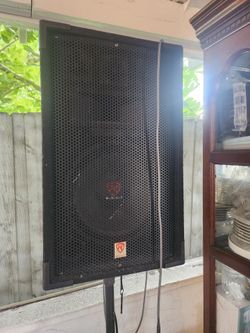 Rockville speaker