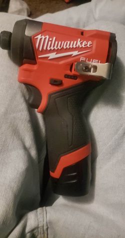 M 12 fuel impact driver with battery 