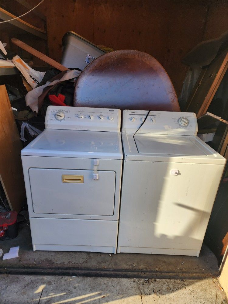 Kenmore Set Washer And Gas Dryer