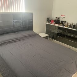 Se Regala Este Juego De Cuarto 