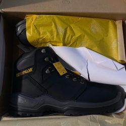 Sz 11.5 men work boots new in box