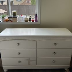 Solid Wood Dresser – Ashley Furniture, Beautiful Detailing