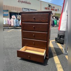 Five drawers dresser with rails