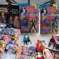 YARD SALE OLD VINTAGE TOYS