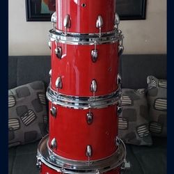 ***Awesome 7pc Drum Set W/Hardware For Sale****