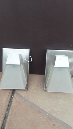 Light fixtures