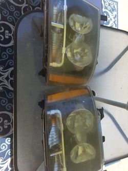Used set of Chevy avalanche 2010 Headlights