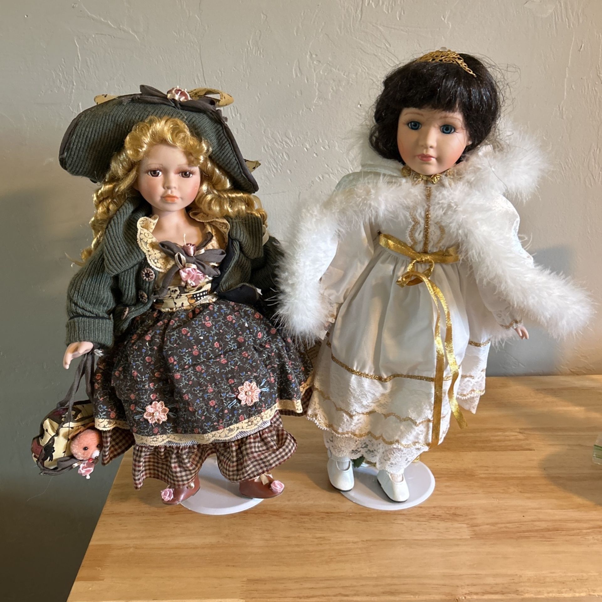 Porcelain Dolls 