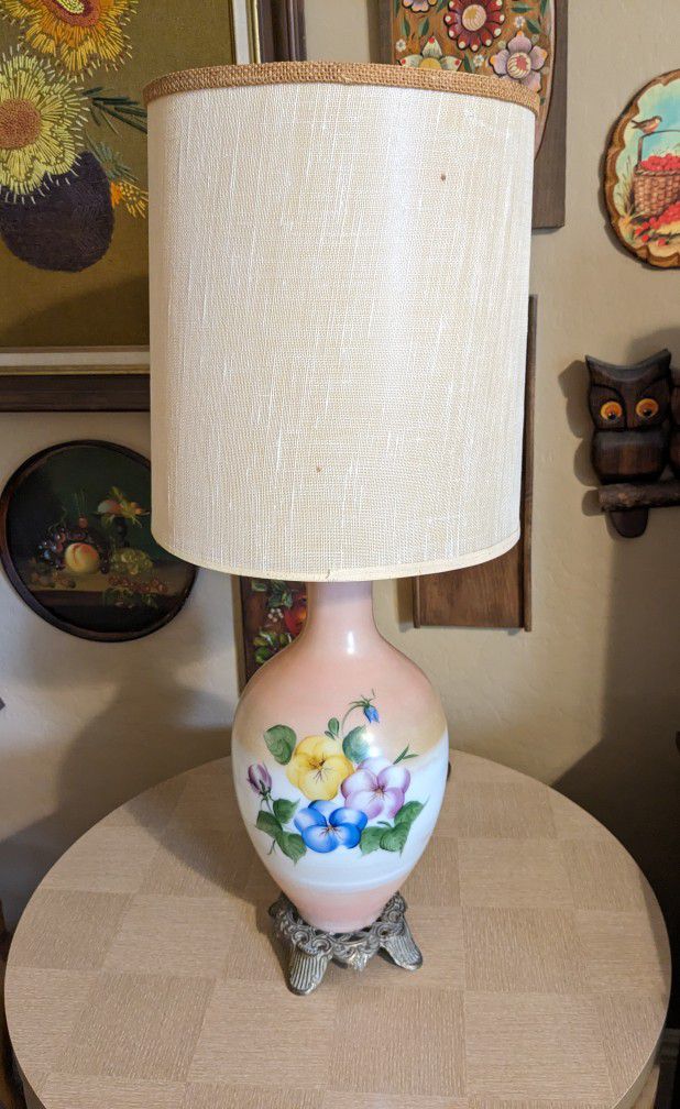 Vintage Hand Painted Porcelain Table Lamp 
