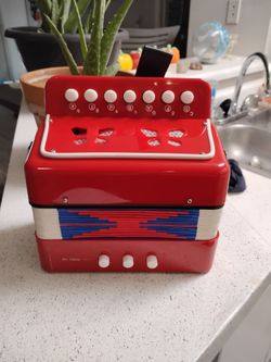 ACCORDION)) red /childrens 7 key 2 Bass