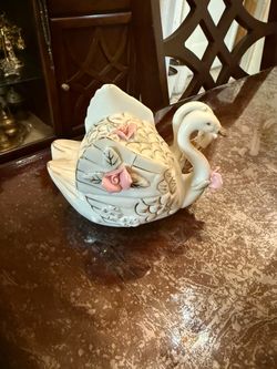 Vintage Porcelain White Swan Trinket box