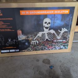 35" Ground Breaker Skeleton Halloween Decoration