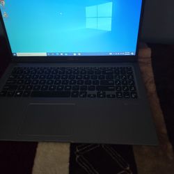 ASUS VivoBook 15 