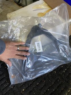 2001 chevy tahoe Upper Control Arm