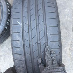 225/40/19 Bridgestone Turanza T005 Run Flat .. One Tire Available