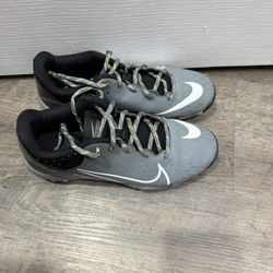 Girls NIKE Softball Cleats-Size 5