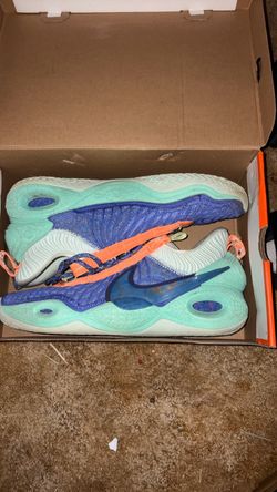 Cosmic unity 1 nike basketball shoe