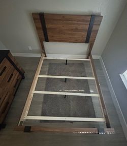 Queen bedroom set