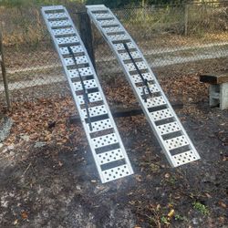 Lightly Used Aluminum ATV / Lawn Tractor Ramps 