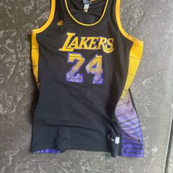 RARE LIMITED EDITION Adidas Kobe Bryant LA Lakers 24 Jersey Black Mamba Lg Size Kids