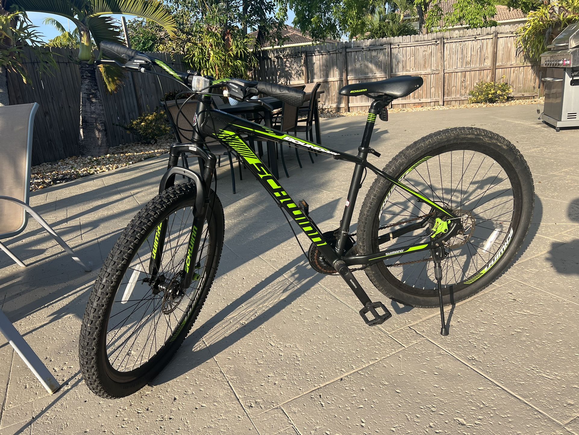 Schwinn High Timber Mountain Bike, 7 Speeds, 29" Wheels - BLACK/GREEN
