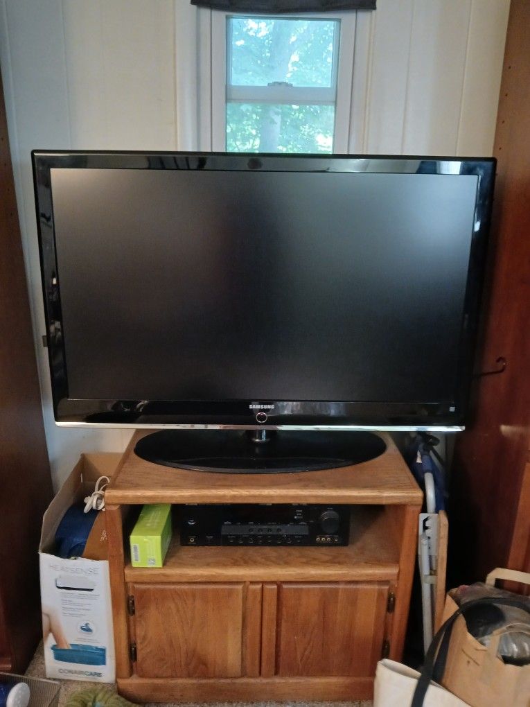 46" SAMSUNG T.V.