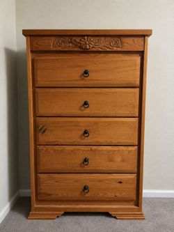 5 drawer dresser.