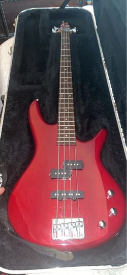 Ibanez bass Yamaha amp