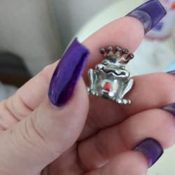 Small Frog Charm 