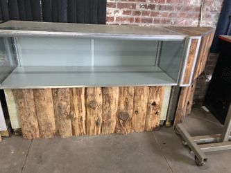 2 showcases very nice !!!250$ each