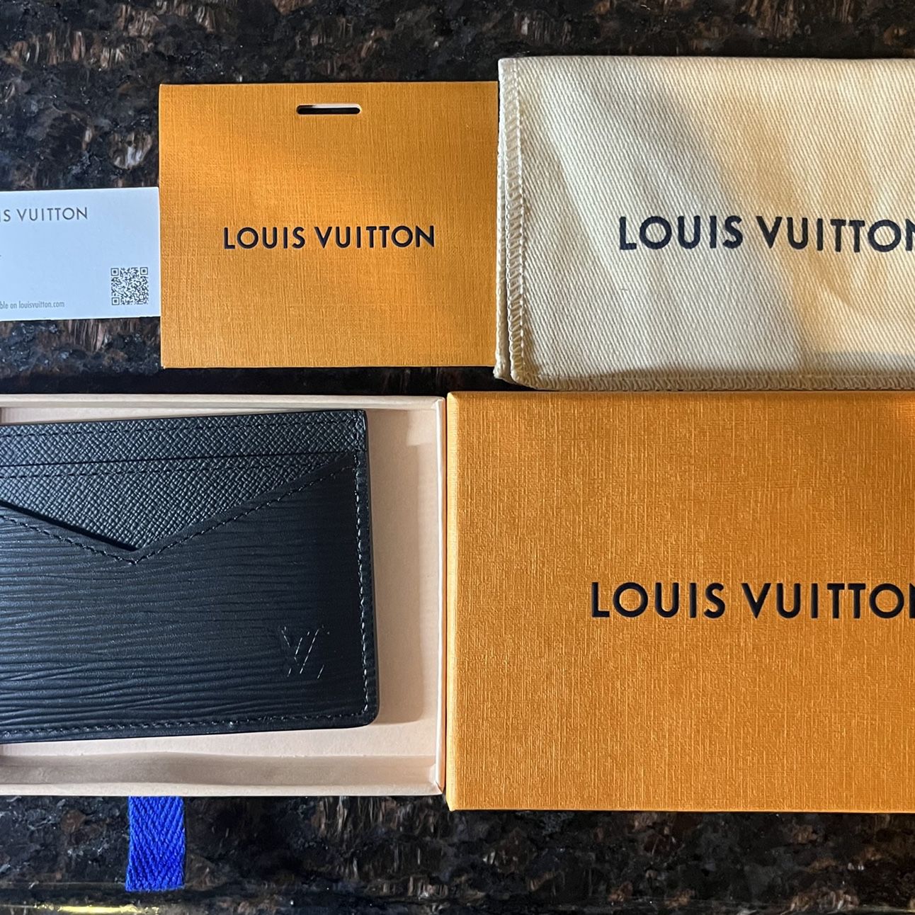 Louis Vuitton wallet NEO PORTE CARTES for Sale in Frisco, TX