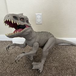 Huge Dinosaur 2 Feet Long Jurassic Park