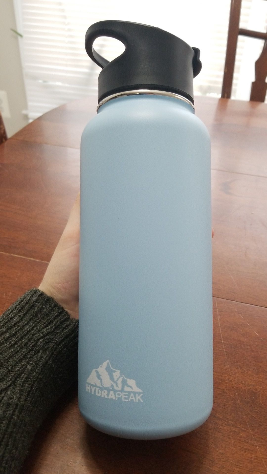 Water bottle- HydraPeak 32 oz stainless steel