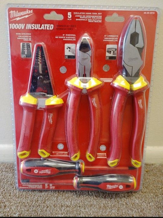 Milwaukee_Electrician 5-Piece 1000V Insulated Hand Tool Set (NEW)wire stripper. pliers. screwdriver