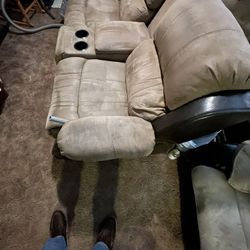 Reclining loveseat