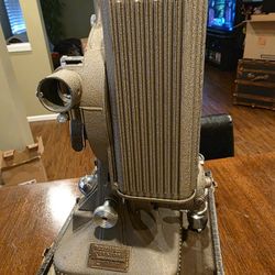 vintage Keystone Belmont K-161 16mm movie projector.