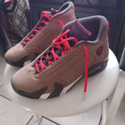 LIKE NEW JORDAN 14 RETRO SIZE 9 